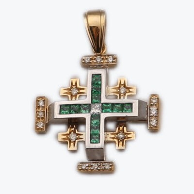 Small Jerusalem Cross Princess Cut with Emerald